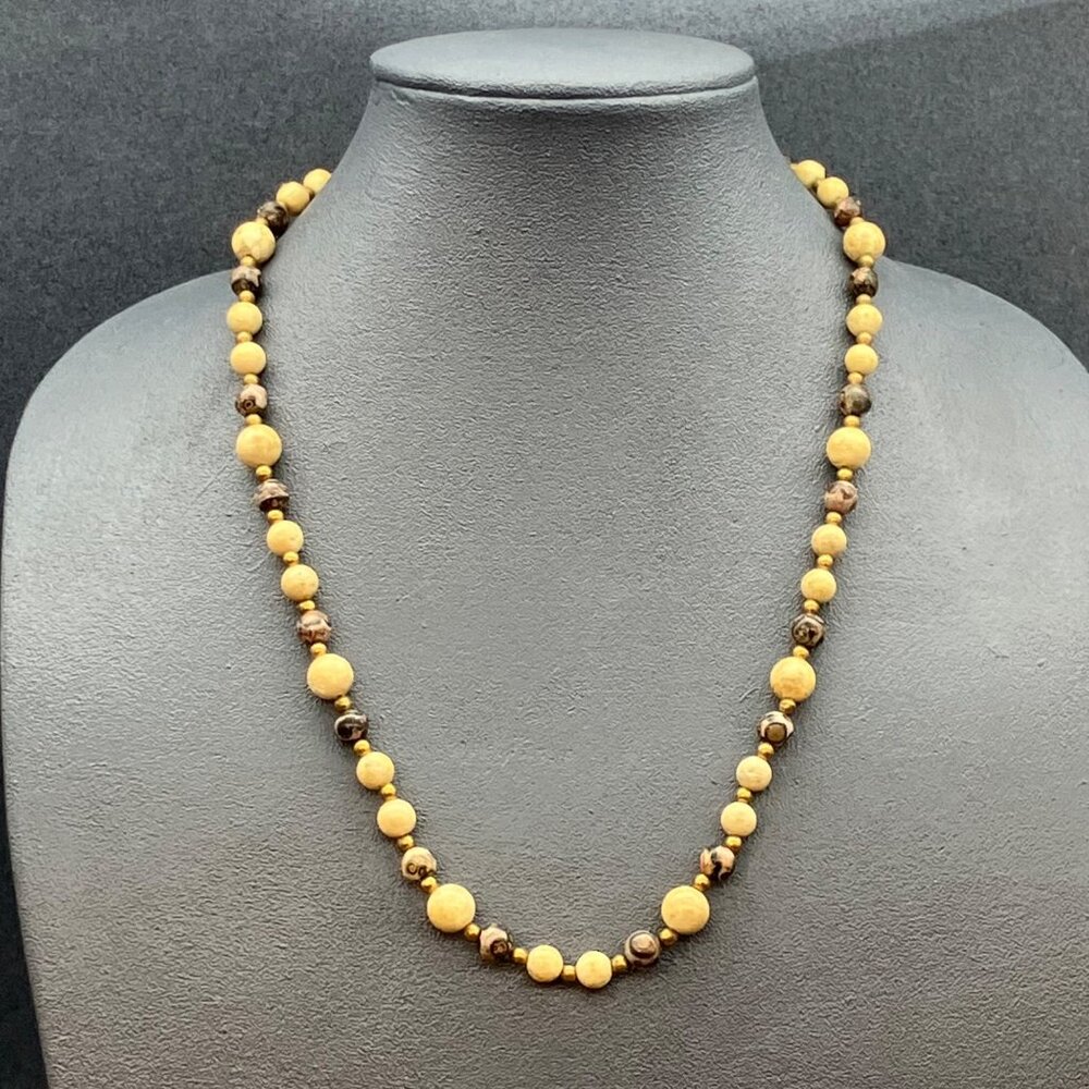 Vintage Agate Stone Necklace 24 In Gold Cream Yellow Brown Beads Retro Organic